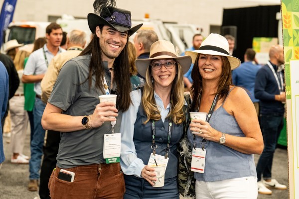 3 people attending the EREF auction